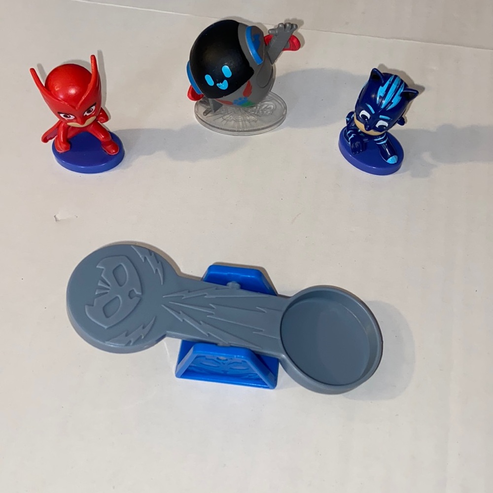 PJ Masks Mini Figures And Catapult